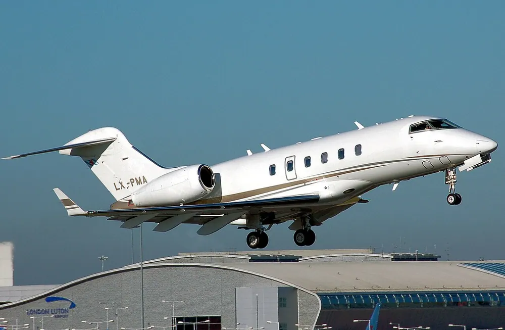 Challenger 300 aircraft exterior