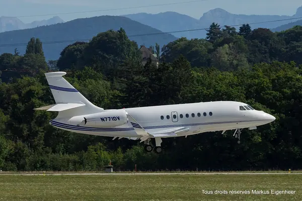 Falcon 2000EX EASy aircraft exterior